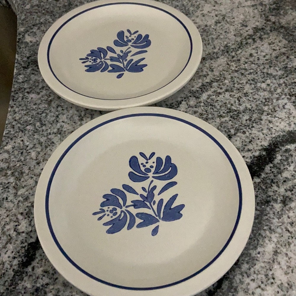 Pfaltzgraff Yorktowne dessert plates, 2